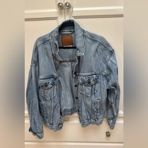 Levi’s denim trucker jacket